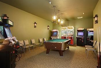 Whitefish Lodge And Suites Cross Lake 外观 照片